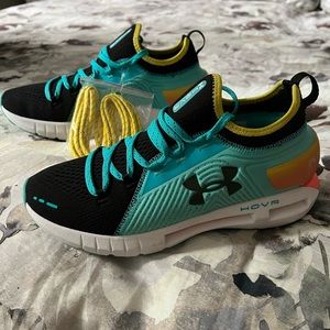 Rare color!!!! Under Armour HOVR Phanthom